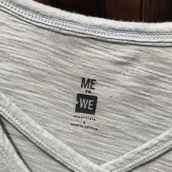 Cross v-neck strap top - Picture 2 of 2